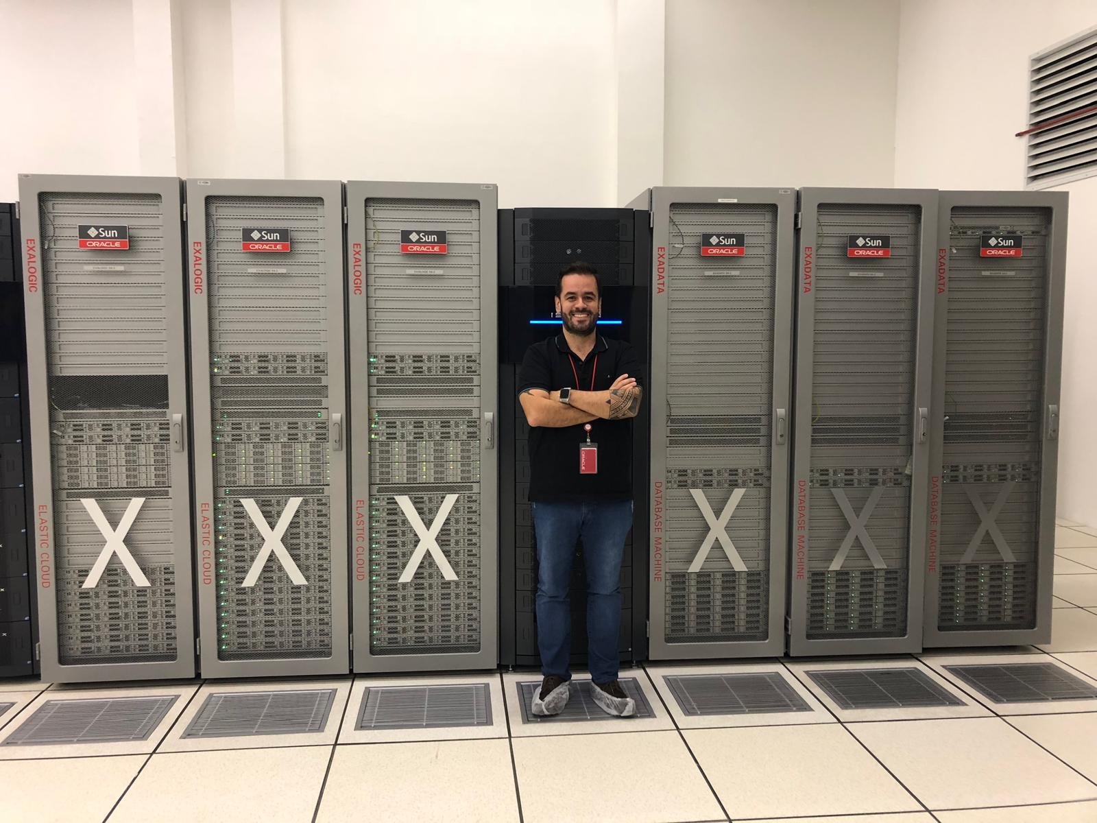 Marcus Vinicius with Oracle Exadata and Exalogic systems
